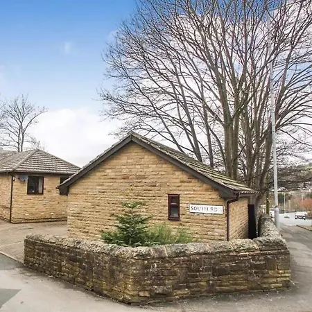 Lister Park Bradford Stylish 1Bed Coach House - Quiet & Tranquil Cottage & Parking Exterior photo