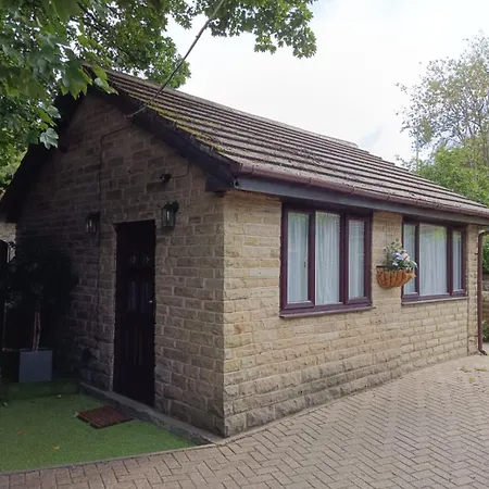 Lister Park Bradford Stylish 1Bed Coach House - Quiet & Tranquil Cottage & Parking Exterior photo
