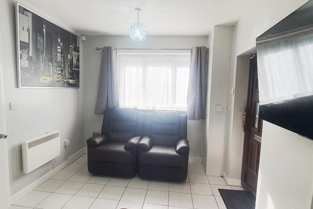Lister Park Bradford Stylish 1bed Coach House - Quiet & Tranquil & Parking Holiday home *