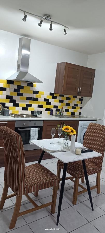 Lister Park Bradford Stylish 1bed Coach House - Quiet & Tranquil & Parking Casa vacanze Bradford (West Yorkshire)