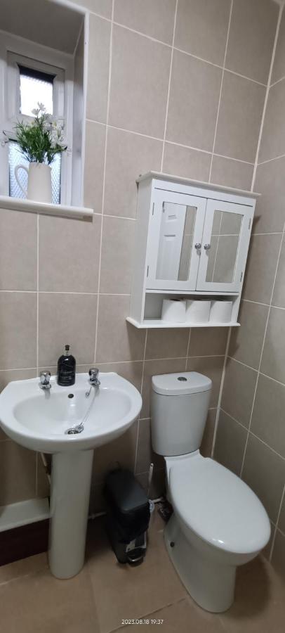 Lister Park Bradford Stylish 1bed Coach House - Quiet & Tranquil & Parking